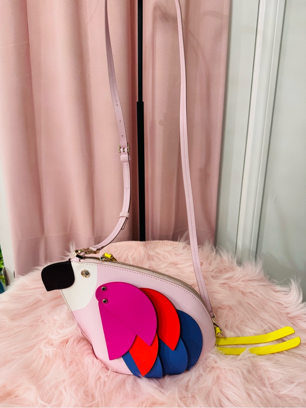 🦜 Kate Spade Parrot Crossbody – Serving Looks, Not Seeds - Picture 3 of 12
